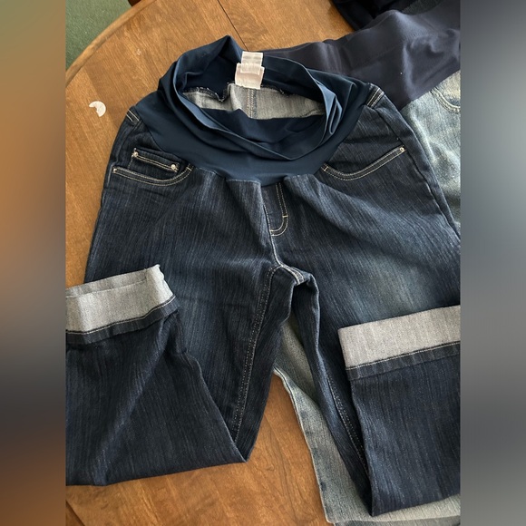 3 pair of super cute medium maternity jeans. - Picture 6 of 6